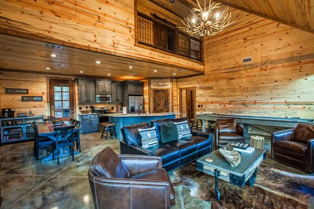 Photo 4 — 322 Oak Stone Lane, Broken Bow, OK 74728