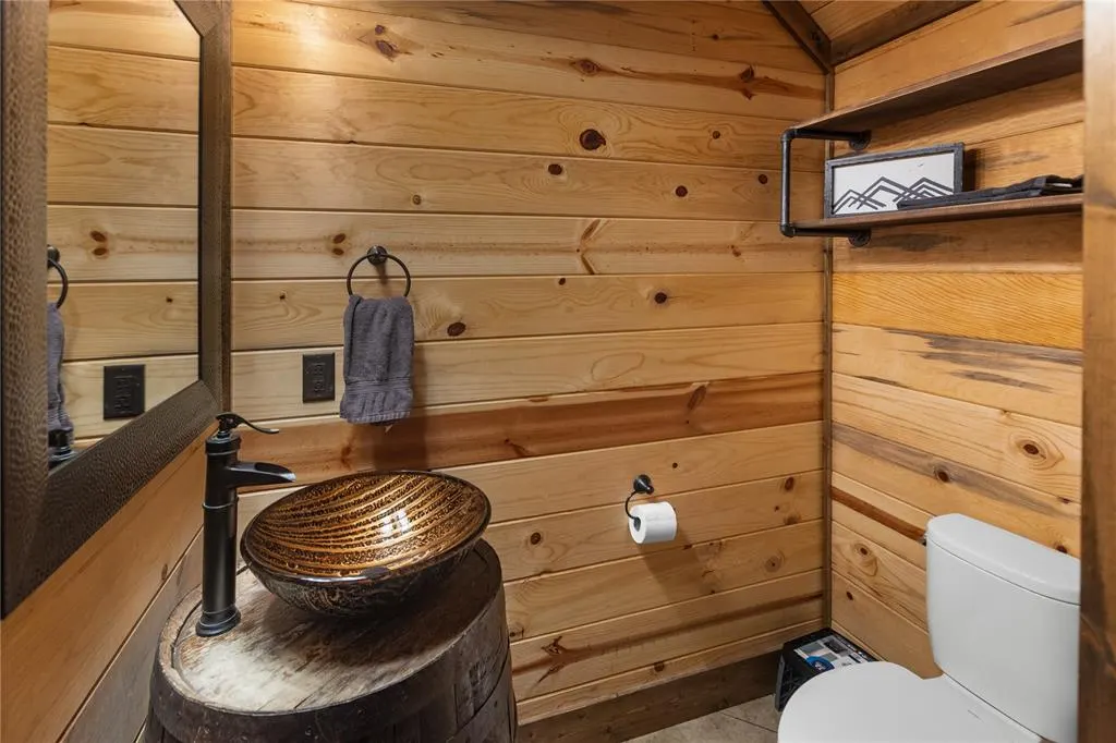 Photo 5 — 322 Oak Stone Lane, Broken Bow, OK 74728