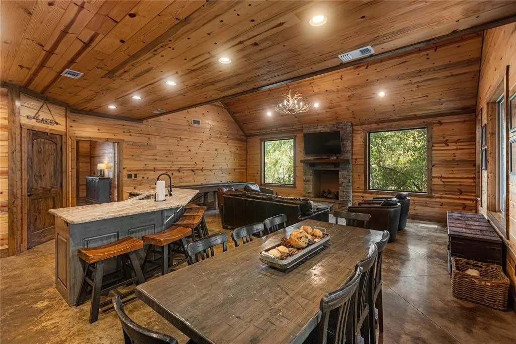 Photo 9 — 322 Oak Stone Lane, Broken Bow, OK 74728