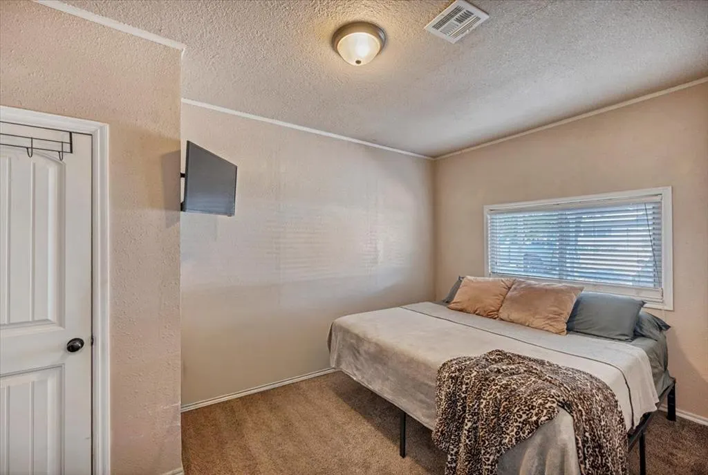 Photo 12 — 604 SW 14th Street, Moore, OK 73160