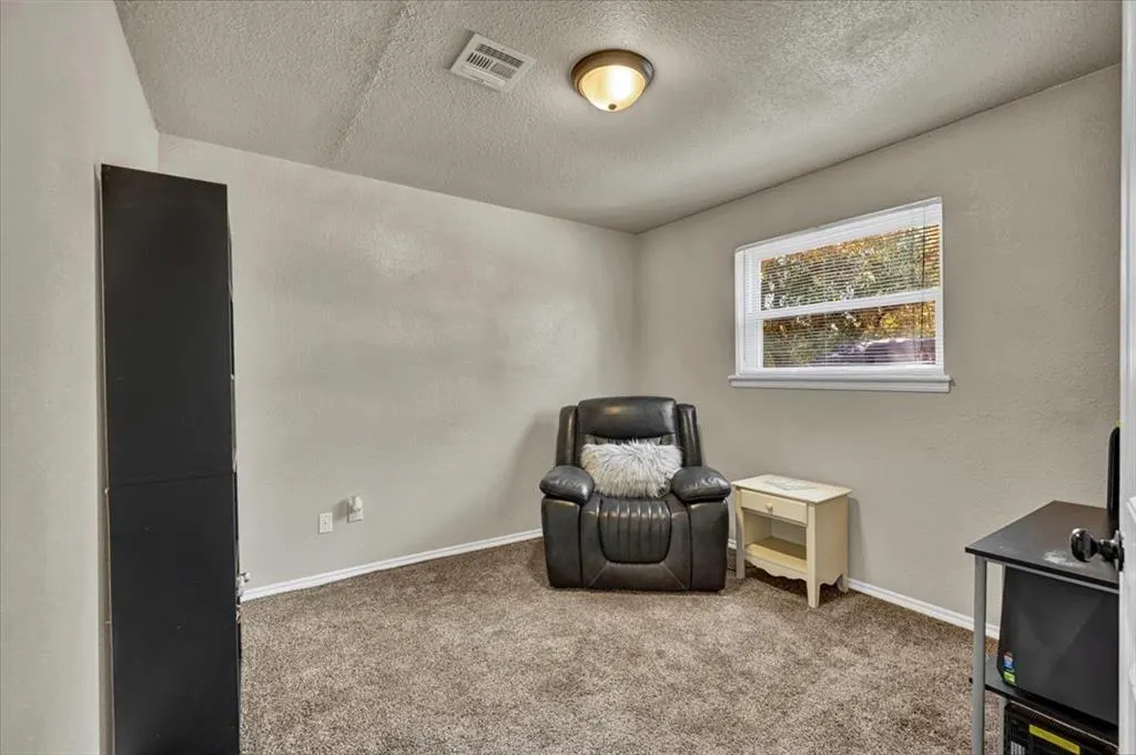 Photo 16 — 604 SW 14th Street, Moore, OK 73160
