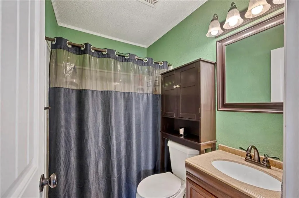 Photo 19 — 604 SW 14th Street, Moore, OK 73160
