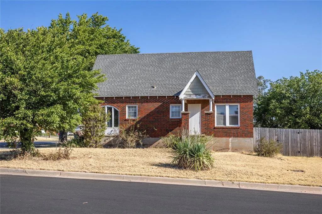 Front exterior — 400 N State Street, Weatherford, OK 73096