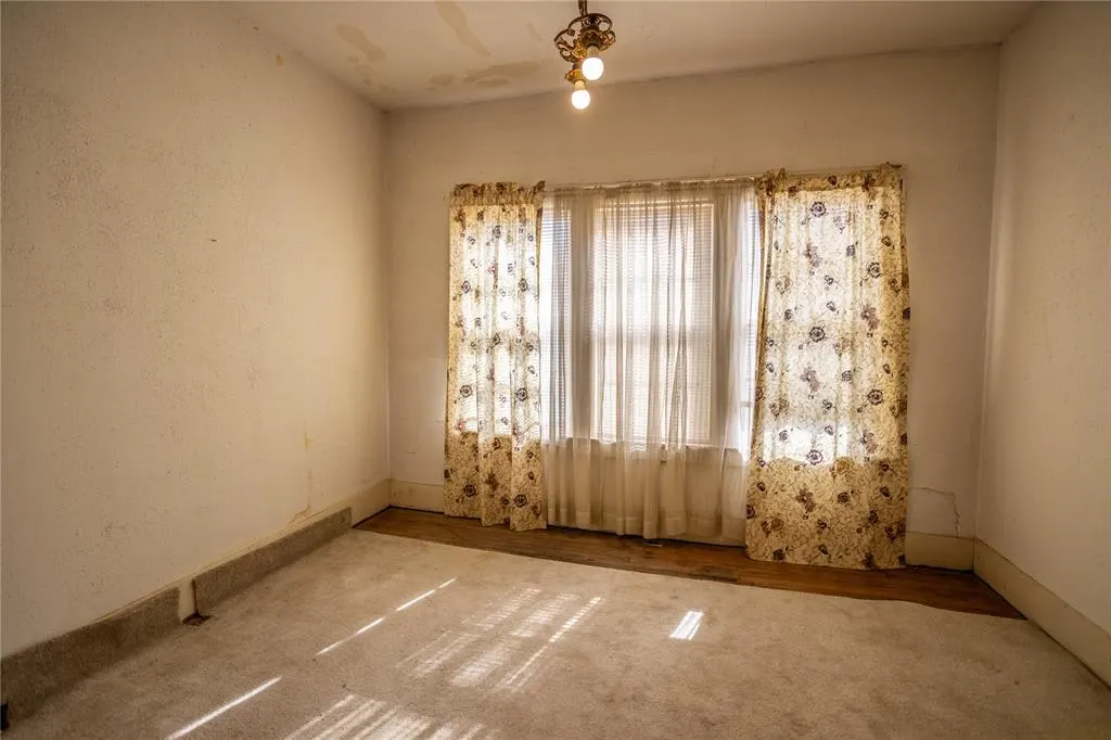 Photo 8 — 400 N State Street, Weatherford, OK 73096