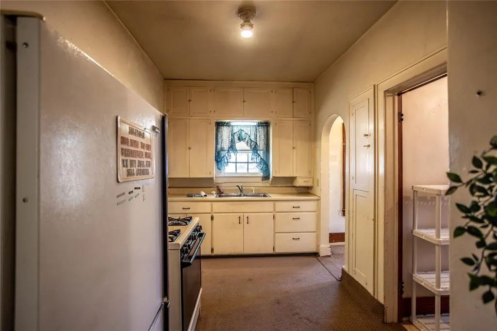 Photo 15 — 400 N State Street, Weatherford, OK 73096