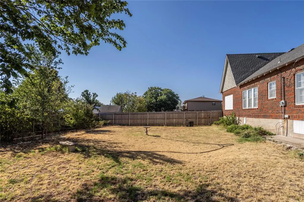Photo 22 — 400 N State Street, Weatherford, OK 73096