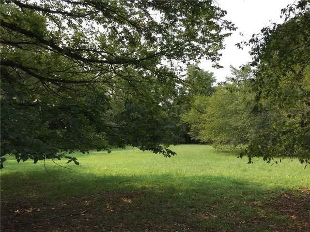 Photo 5 — 2 Canyon Park Circle, Edmond, OK 73013