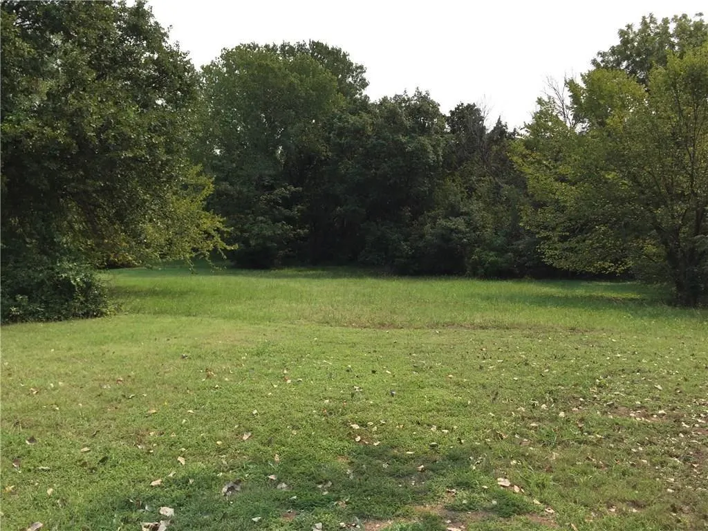 Photo 9 — 2 Canyon Park Circle, Edmond, OK 73013