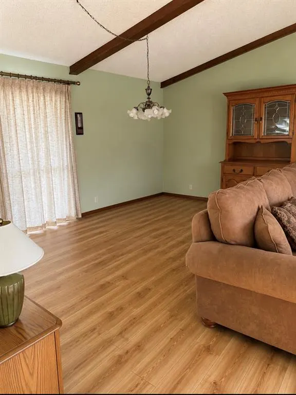 Photo 3 — 305 SW 8th Street, Minco, OK 73059