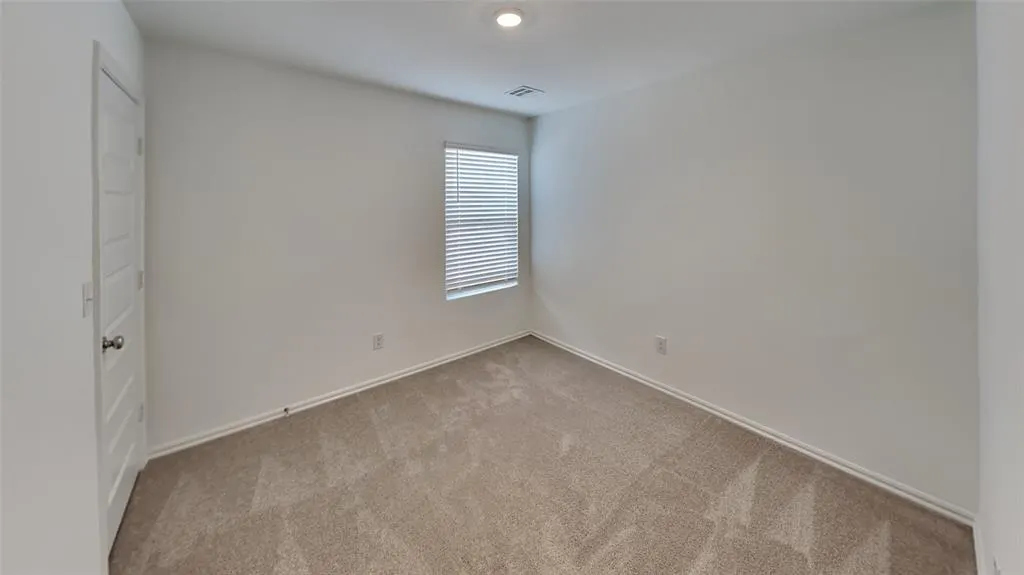 Photo 11 — 4000 Dutch Lane, Mustang, OK 73064