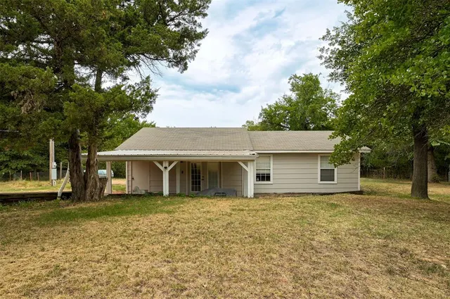 Photo 4 — 1602 One Creek Drive, Guthrie, OK 73044