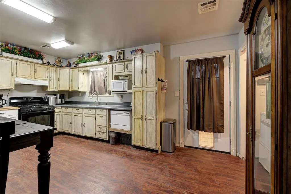 Photo 10 — 1602 One Creek Drive, Guthrie, OK 73044