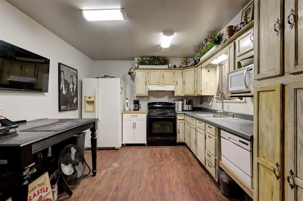 Photo 11 — 1602 One Creek Drive, Guthrie, OK 73044
