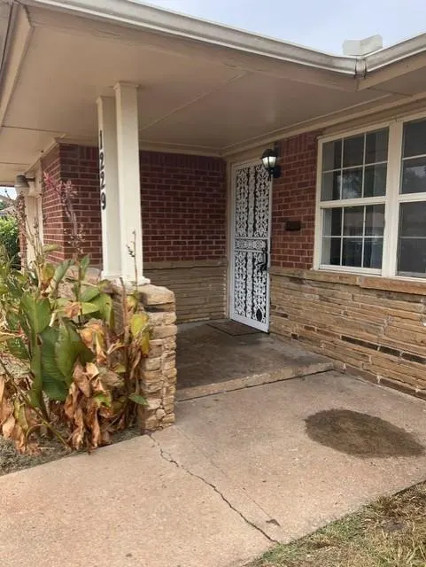 Photo 2 — 1229 NE 44th Street, Oklahoma City, OK 73111