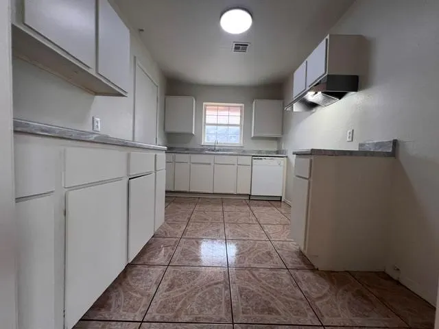 Photo 5 — 1229 NE 44th Street, Oklahoma City, OK 73111