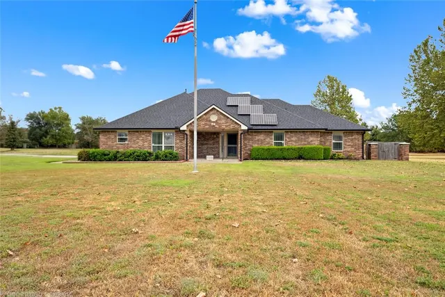 Photo 2 — 11133 Burning Oaks Drive, Oklahoma City, OK 73150