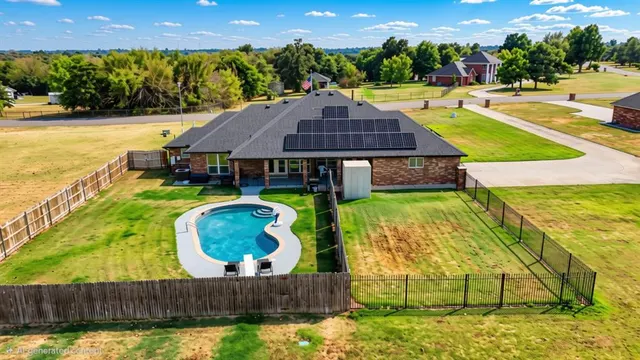 Photo 5 — 11133 Burning Oaks Drive, Oklahoma City, OK 73150