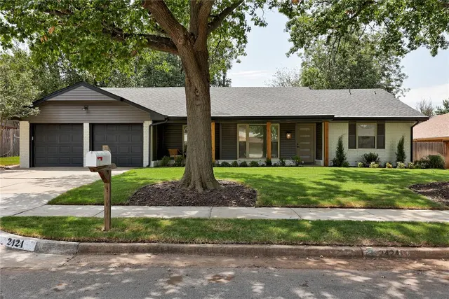 Photo 3 — 2424 NW 120th Street, Oklahoma City, OK 73120