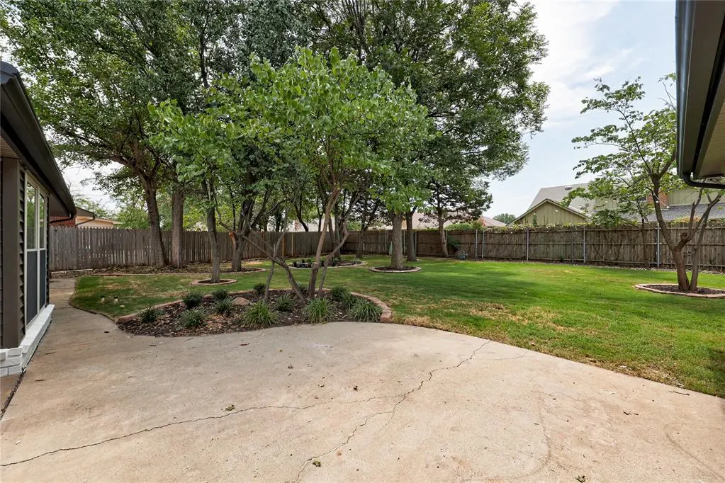 Photo 37 — 2424 NW 120th Street, Oklahoma City, OK 73120