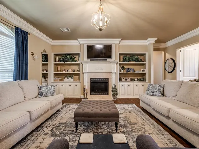 Photo 6 — 215 E Haven Lane, Mustang, OK 73064