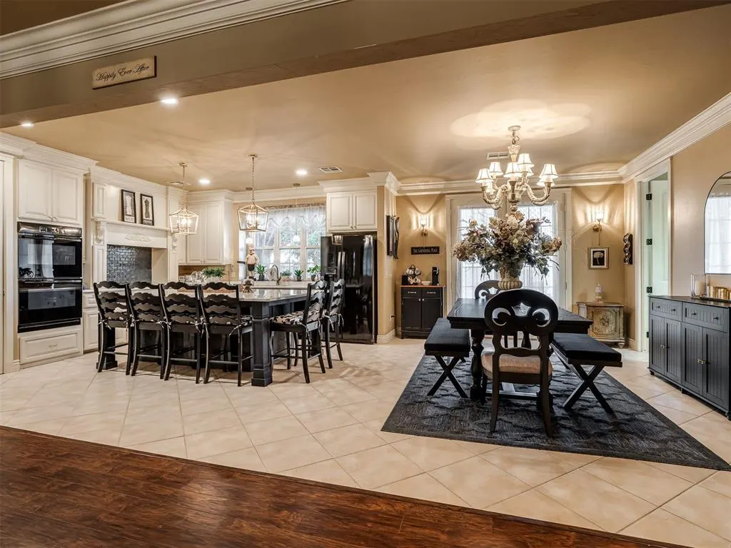 Photo 10 — 215 E Haven Lane, Mustang, OK 73064