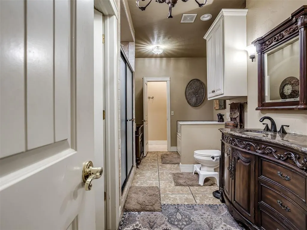 Photo 25 — 215 E Haven Lane, Mustang, OK 73064