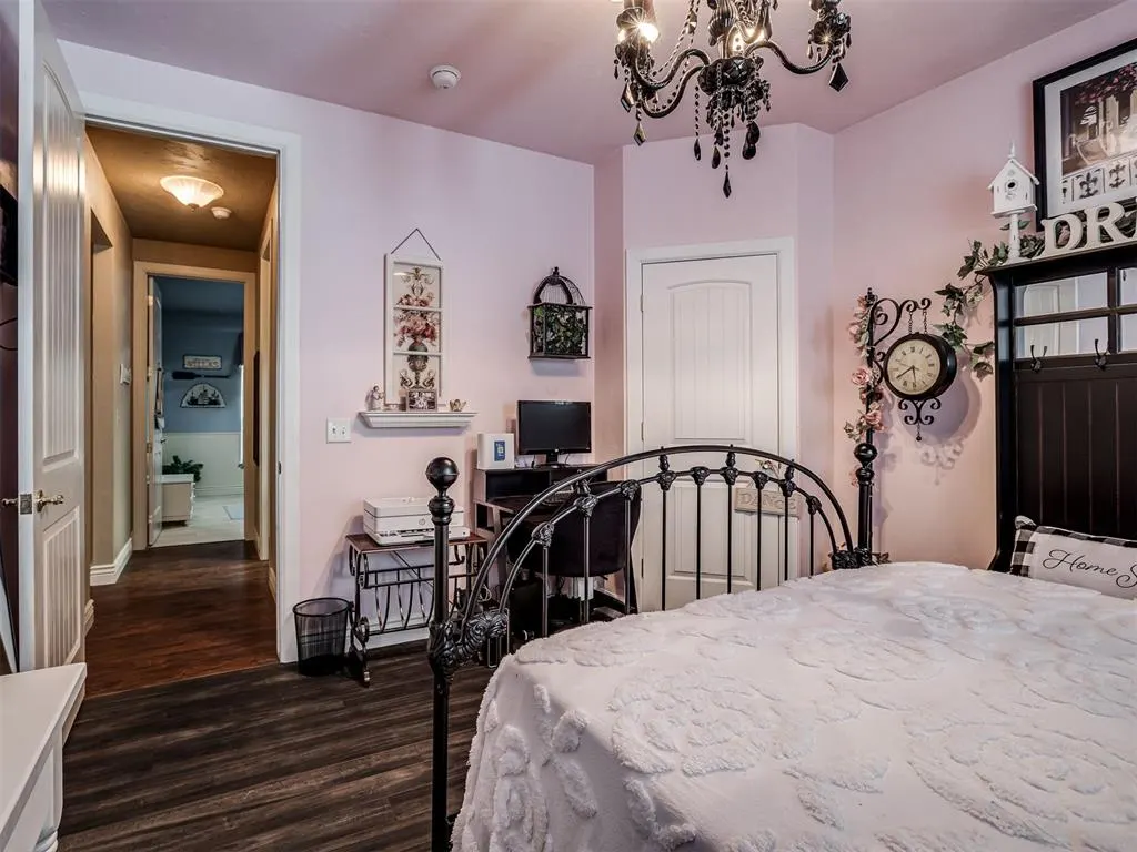 Photo 30 — 215 E Haven Lane, Mustang, OK 73064