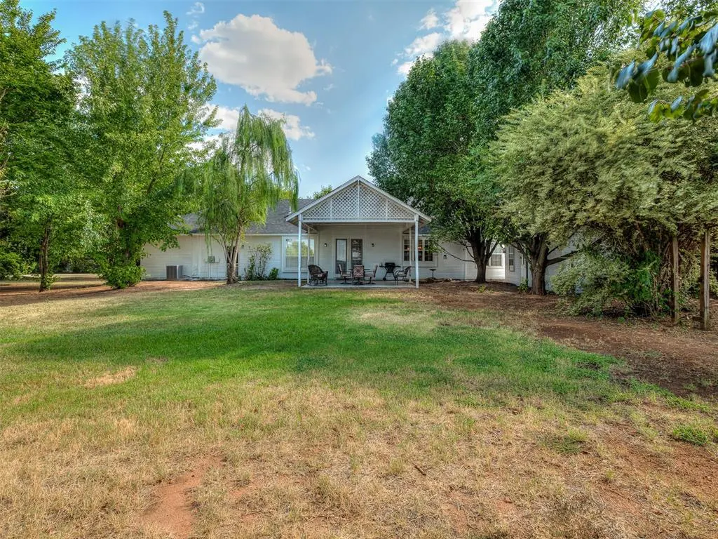 Photo 41 — 215 E Haven Lane, Mustang, OK 73064