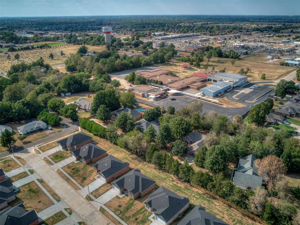 Photo 45 — 215 E Haven Lane, Mustang, OK 73064