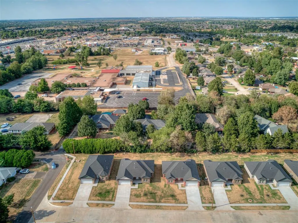 Photo 47 — 215 E Haven Lane, Mustang, OK 73064