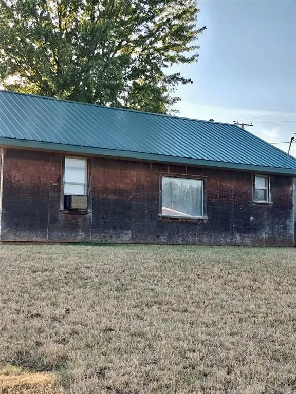 Photo 17 — 333 E 4th Street, Hydro, OK 73048