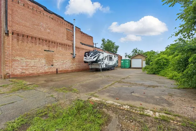 Photo 6 — 111 E Broadway Avenue, Yale, OK 74085