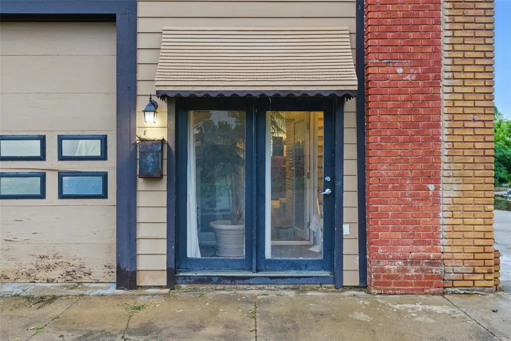 Photo 8 — 111 E Broadway Avenue, Yale, OK 74085
