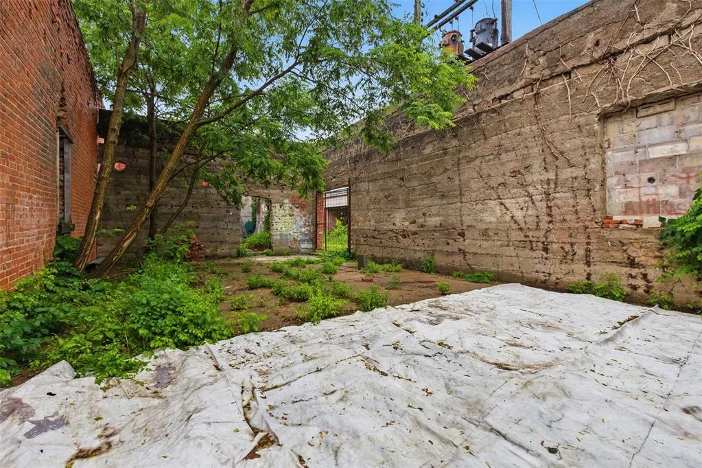 Photo 14 — 111 E Broadway Avenue, Yale, OK 74085
