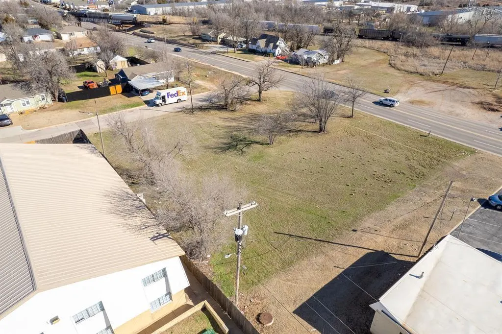 Photo 3 — 8315 N Western Avenue, Oklahoma City, OK 73114