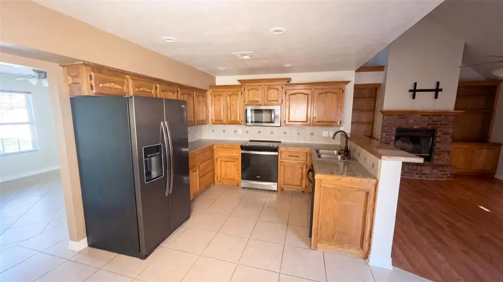 Photo 2 — 12 Wahnetah Lane, Lawton, OK 73507