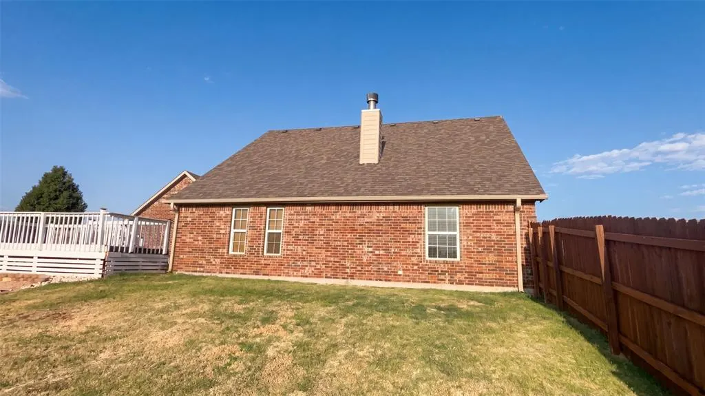 Photo 5 — 12 Wahnetah Lane, Lawton, OK 73507