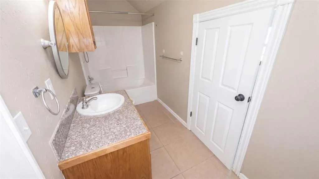 Photo 14 — 12 Wahnetah Lane, Lawton, OK 73507