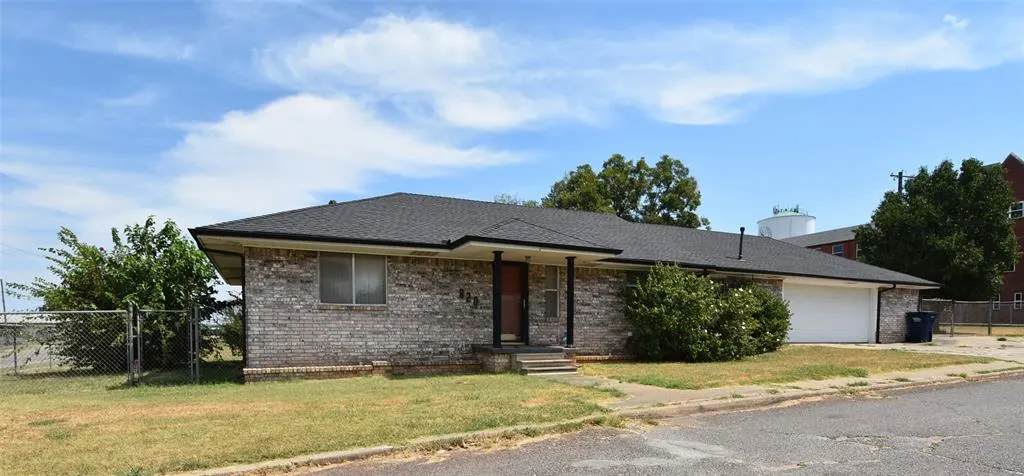 Front exterior — 820 N University Street, Seminole, OK 74868