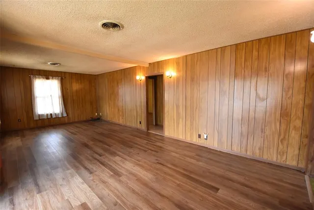 Photo 6 — 820 N University Street, Seminole, OK 74868