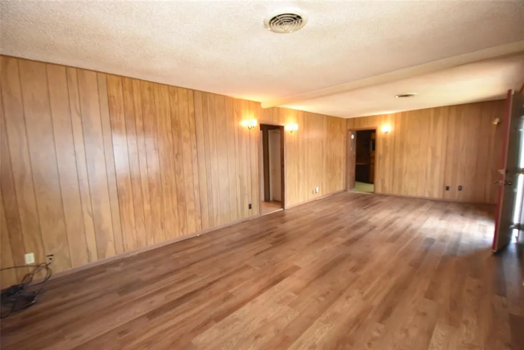 Photo 7 — 820 N University Street, Seminole, OK 74868