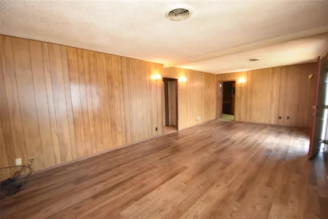 Photo 7 — 820 N University Street, Seminole, OK 74868