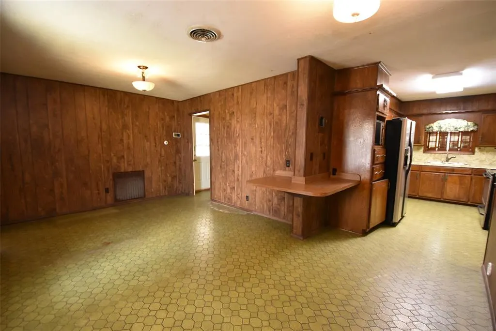 Photo 14 — 820 N University Street, Seminole, OK 74868