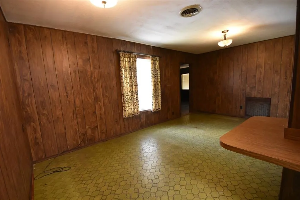 Photo 15 — 820 N University Street, Seminole, OK 74868