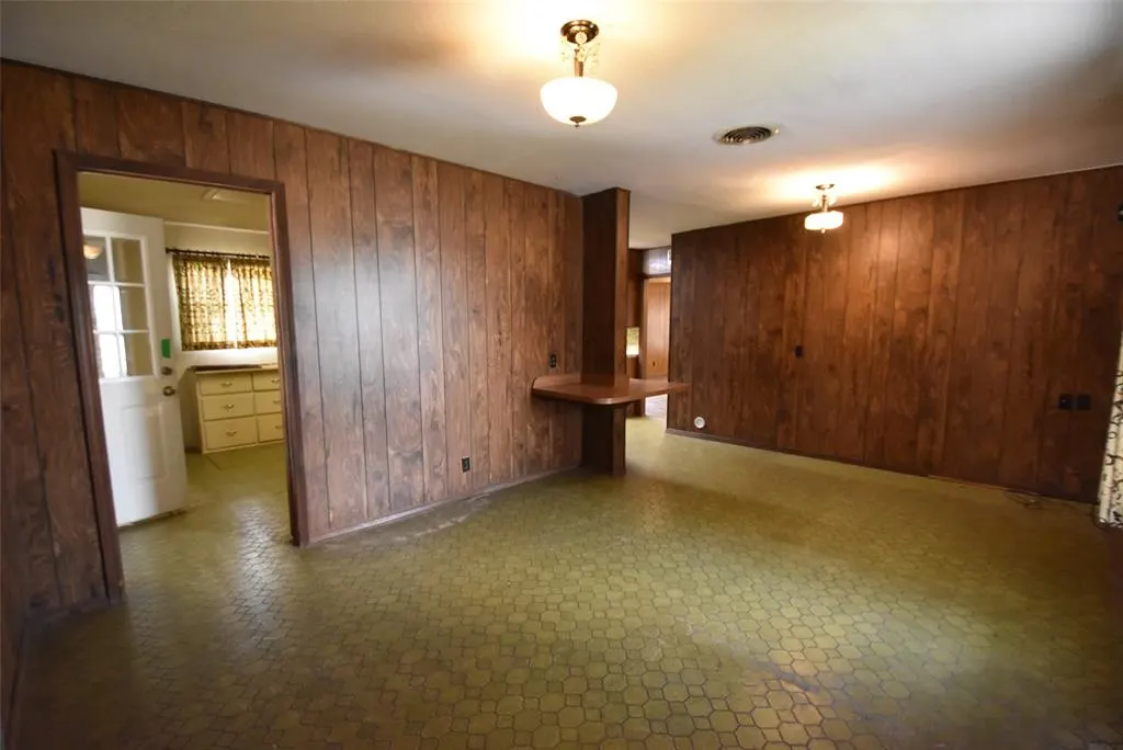 Photo 16 — 820 N University Street, Seminole, OK 74868