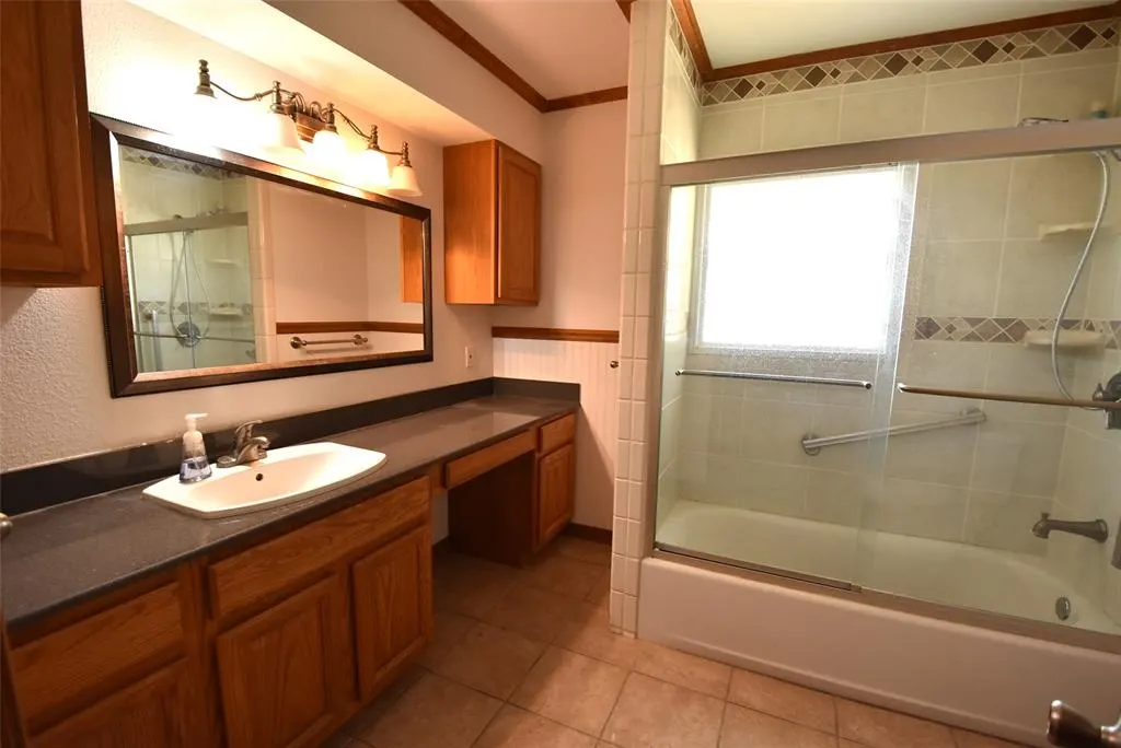 Photo 23 — 820 N University Street, Seminole, OK 74868
