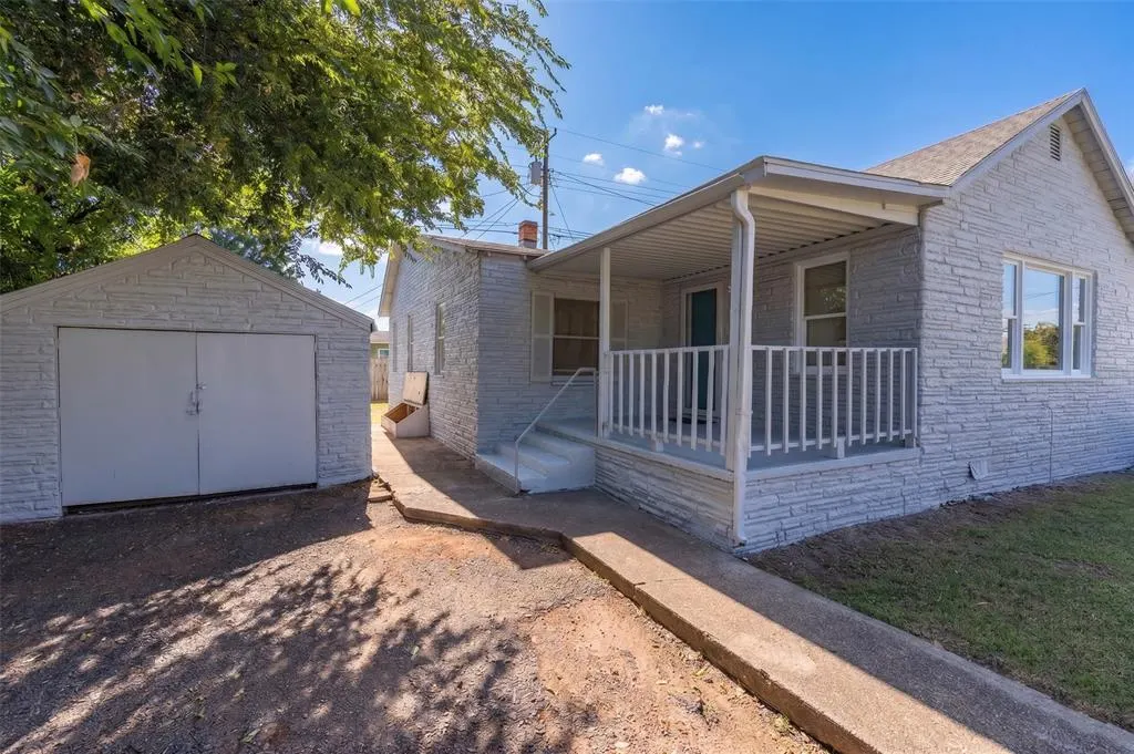 Photo 2 — 3004 Pioneer Avenue, Oklahoma City, OK 73107
