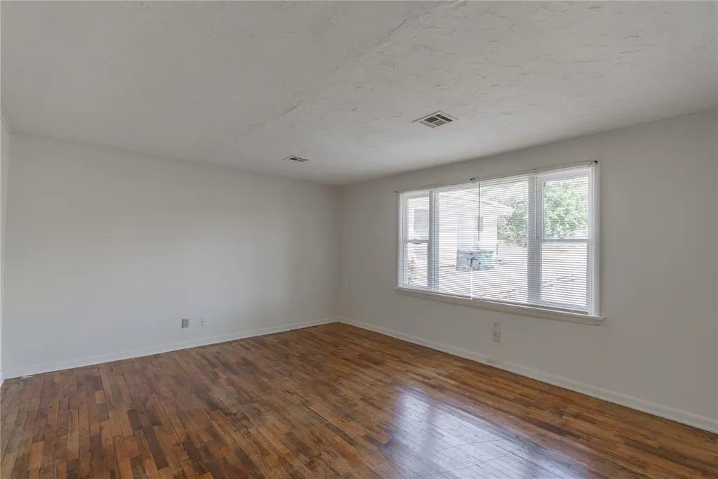 Photo 3 — 3004 Pioneer Avenue, Oklahoma City, OK 73107