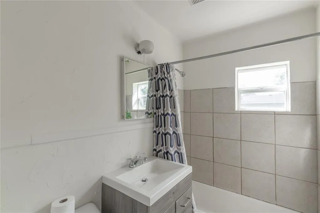 Photo 11 — 3004 Pioneer Avenue, Oklahoma City, OK 73107