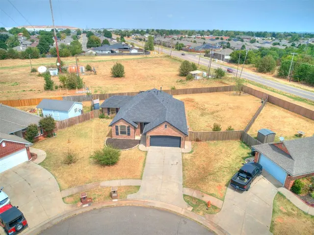 Photo 3 — 3404 Paul Drive, Moore, OK 73160